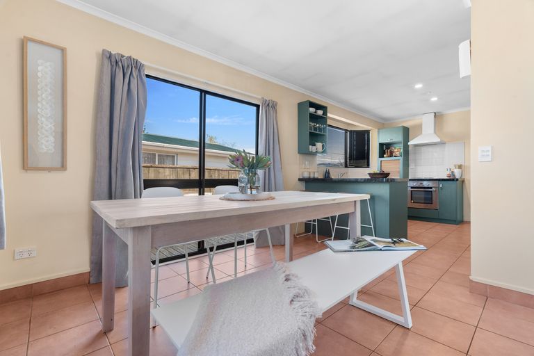Photo of property in 20 Augustus Street, Carterton, 5713