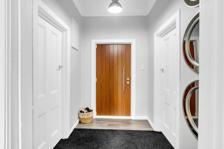 Photo of property in 14 Lowther Street, Whanganui, 4500