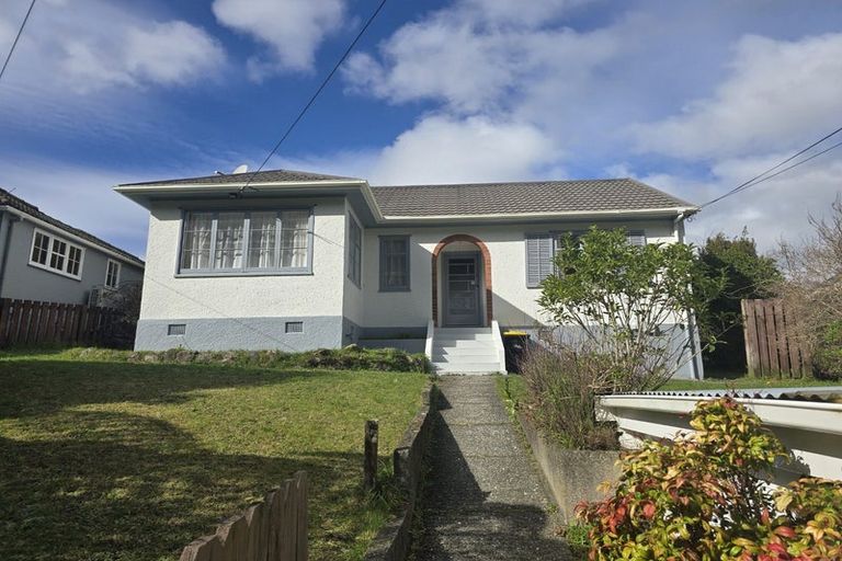 Photo of property in 40 Sunshine Avenue, Karori, Wellington, 6012