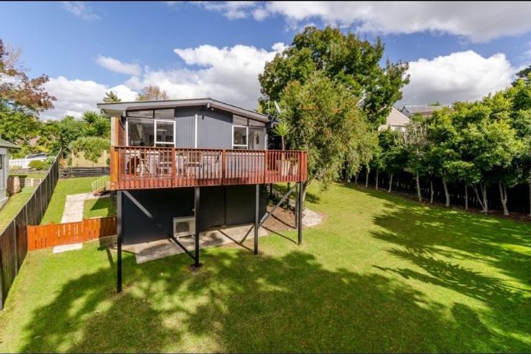 Photo of property in 89 John Downs Drive, Browns Bay, Auckland, 0630