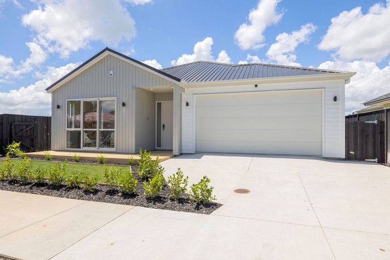 Photo of property in 20 Babina Avenue, Kumeu, 0810
