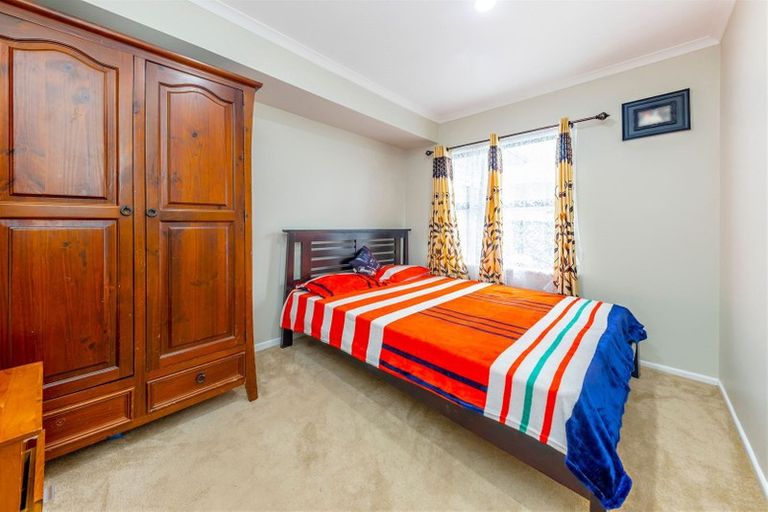 Photo of property in 5 Lloyd Avenue, Papatoetoe, Auckland, 2025