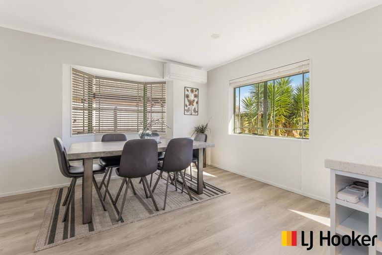Photo of property in 62 Tington Avenue, Wattle Downs, Auckland, 2103
