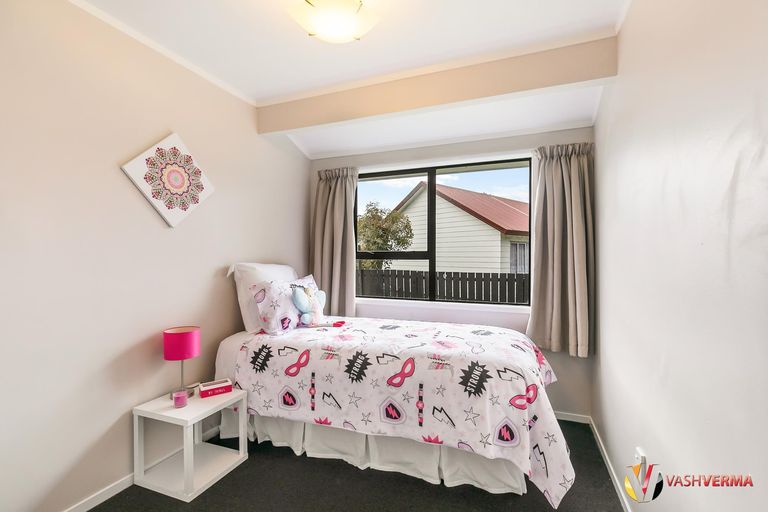 Photo of property in 1/33 Seaward Place, Wattle Downs, Auckland, 2103