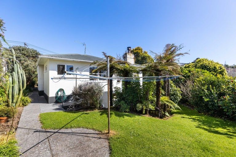 Photo of property in 3 Penrith Street, Westown, New Plymouth, 4310