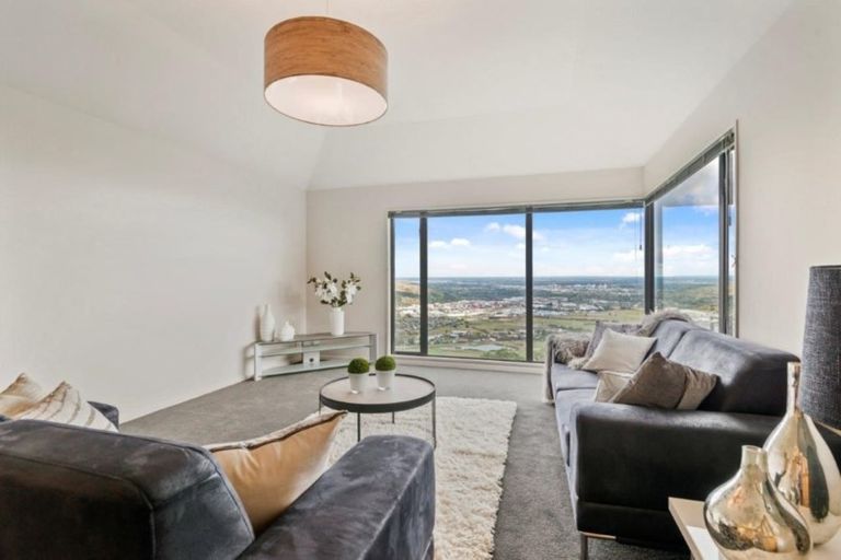 Photo of property in 2/272 Major Hornbrook Road, Mount Pleasant, Christchurch, 8081