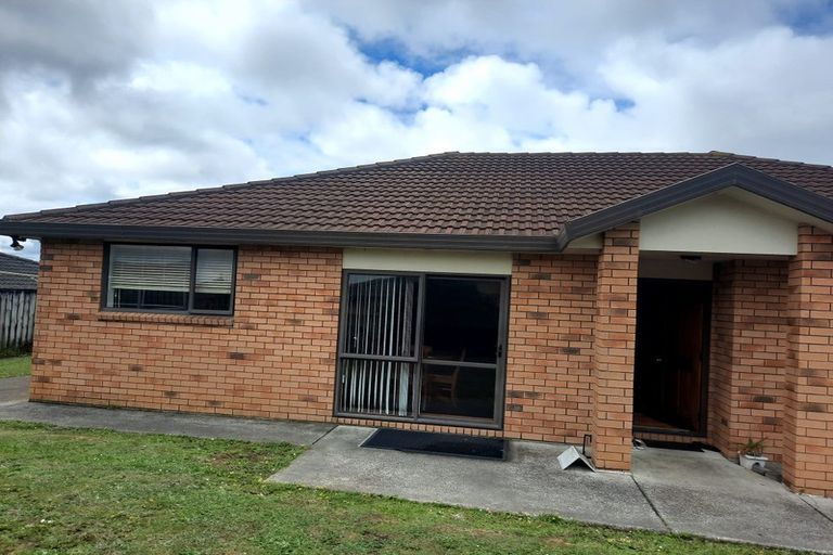Photo of property in 10 Waldos Way, Mangere, Auckland, 2022