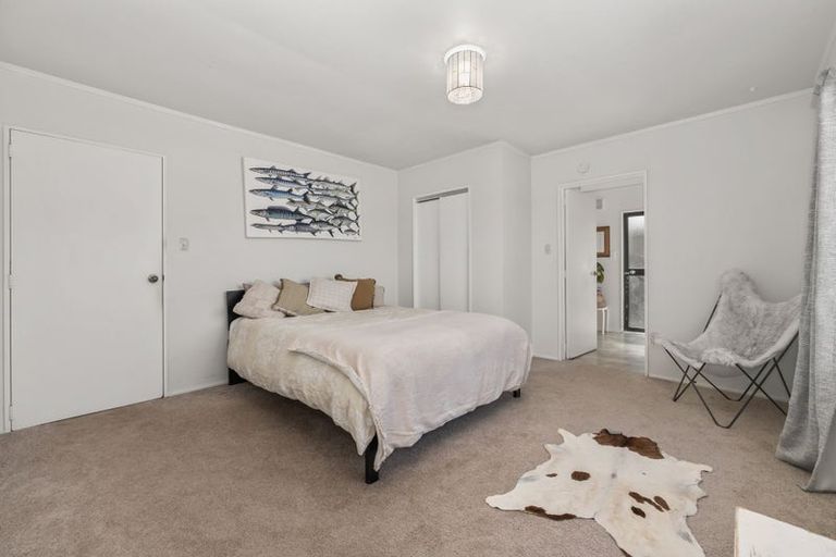 Photo of property in 42 Rutherford Drive, Waikanae Beach, Waikanae, 5036