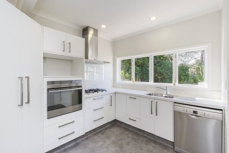 Photo of property in 17 Manawatu Street, Hokowhitu, Palmerston North, 4410