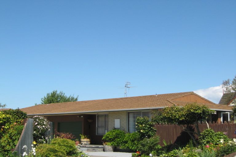 Photo of property in 1/20 James Condon Place, Redwood, Christchurch, 8051