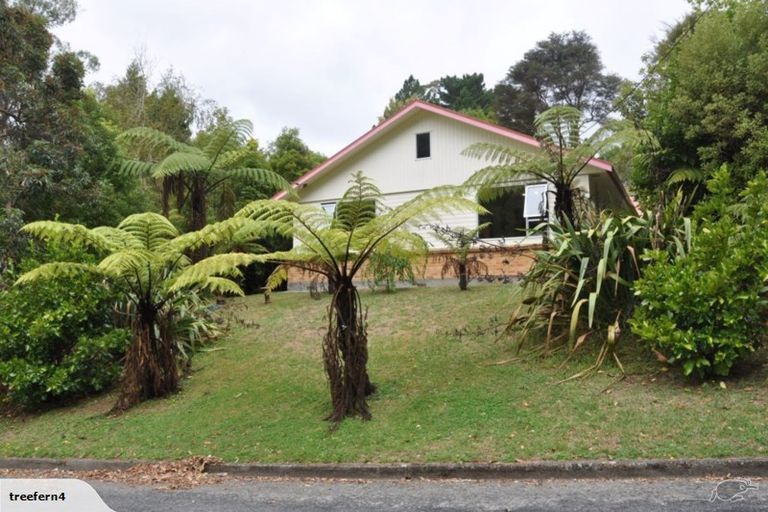 Photo of property in 25 Wyndham Road, Pinehaven, Upper Hutt, 5019