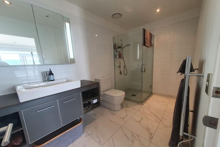 Photo of property in 202/7 Humber Street, Pandora, Napier, 4110