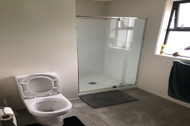 Photo of property in 100 Fulford Street, New Plymouth, 4310