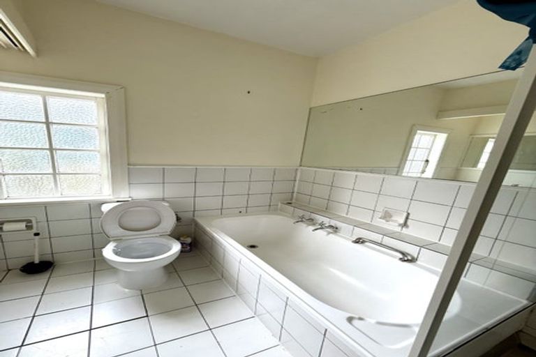 Photo of property in 97 Karori Road, Karori, Wellington, 6012