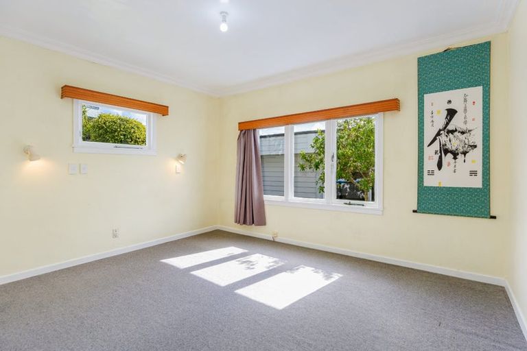 Photo of property in 2/48 Churchill Road, Murrays Bay, Auckland, 0630