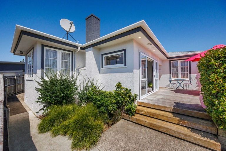Photo of property in 30 Aberdeen Avenue, Takaro, Palmerston North, 4412