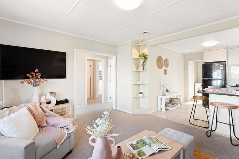 Photo of property in 59 Avondale Road, Avondale, Auckland, 1026