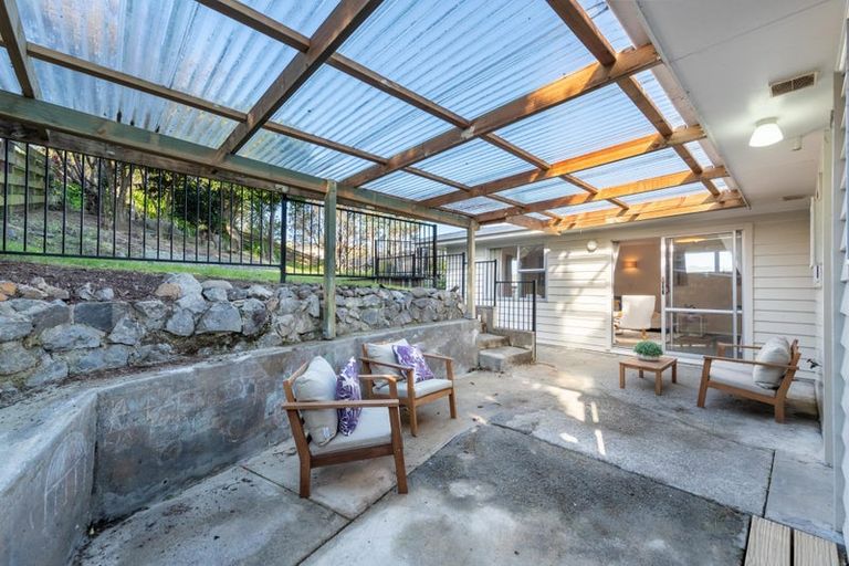 Photo of property in 26 Gloaming Hill, Titahi Bay, Porirua, 5022