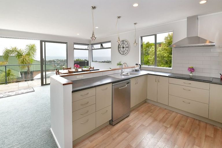 Photo of property in 37a Brightside Road, Stanmore Bay, Whangaparaoa, 0932