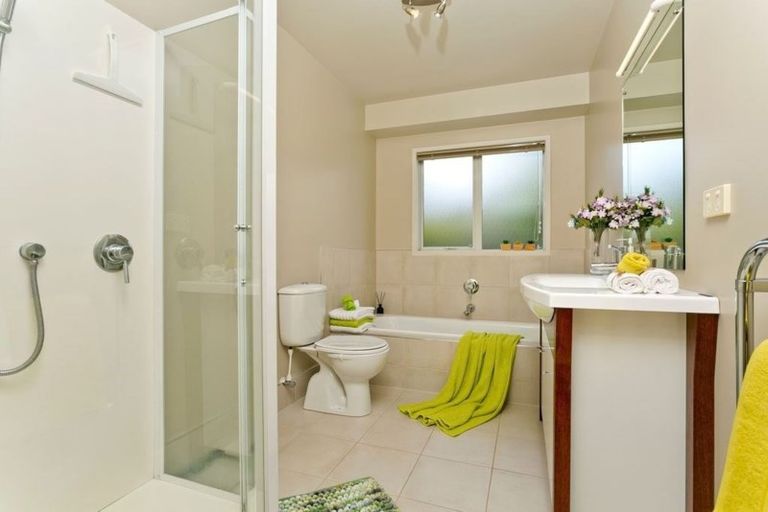 Photo of property in 51 Kittiwake Drive, Schnapper Rock, Auckland, 0632