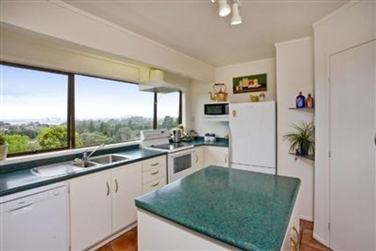 Photo of property in 44 Balmain Road, Chatswood, Auckland, 0626