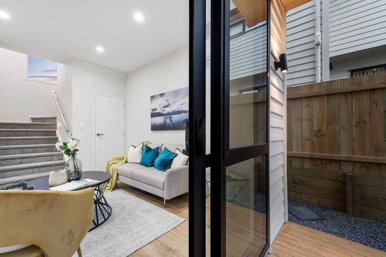 Photo of property in 2 Colwill Road, Massey, Auckland, 0614