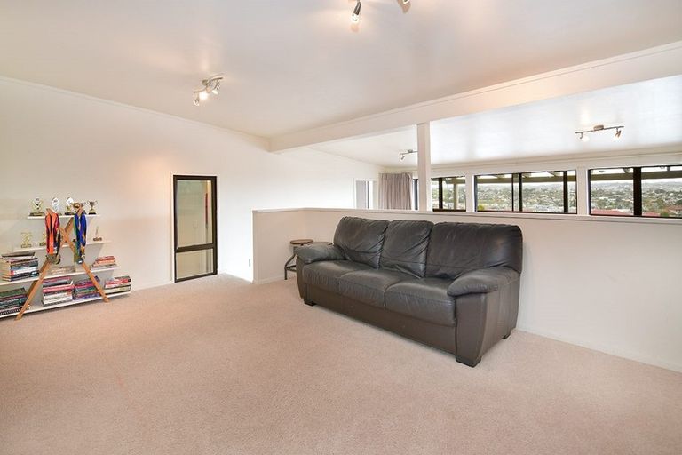 Photo of property in 159 Whangaparaoa Road, Red Beach, 0932