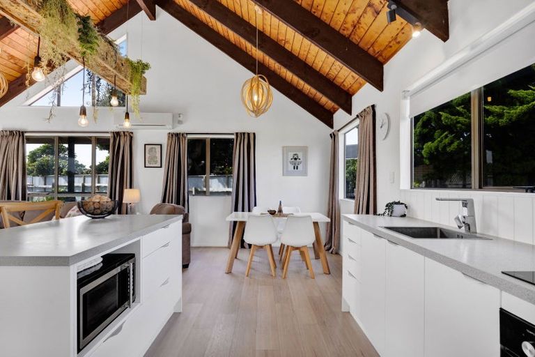 Photo of property in 9 Pohutukawa Drive, Opunake, 4616