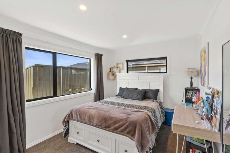 Photo of property in 44 Mcquillan Avenue, Woodend, 7610