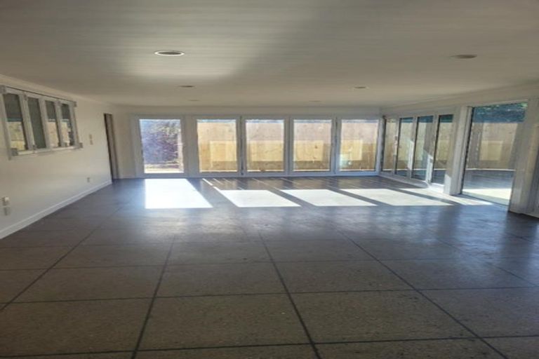 Photo of property in 107a Seaview Road, Westown, New Plymouth, 4310