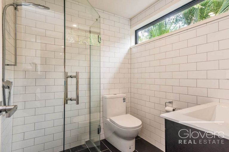 Photo of property in 789a Scenic Drive, Henderson Valley, Auckland, 0612