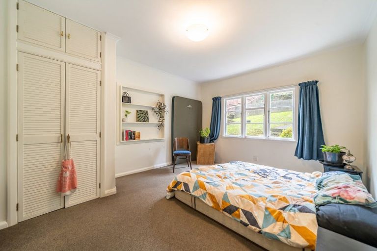 Photo of property in 62 Tio Tio Road, Miramar, Wellington, 6022