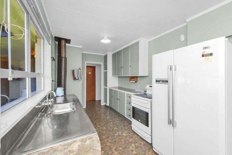 Photo of property in 52 Leslie Street, Waiau, 7332