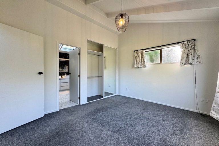 Photo of property in 11 Goodwood Drive, Goodwood Heights, Auckland, 2105