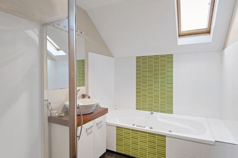 Photo of property in 105 Hawford Road, Opawa, Christchurch, 8023