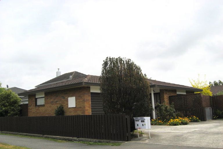 Photo of property in 1/429 Ilam Road, Bryndwr, Christchurch, 8053