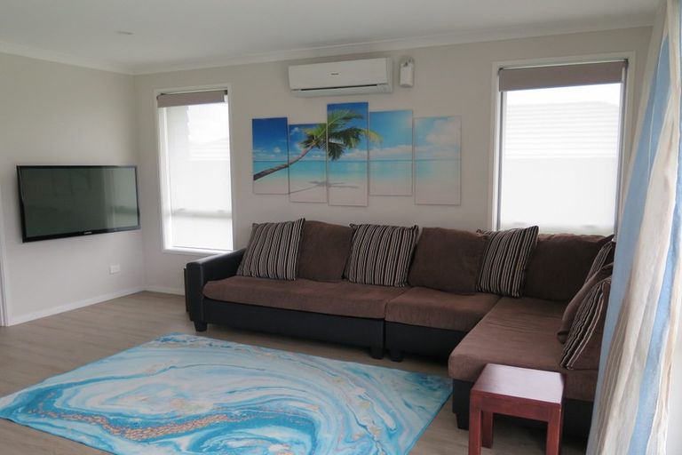 Photo of property in 8 Kayelene Place, Omokoroa, 3114