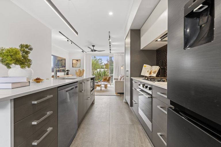 Photo of property in 18 Taitonga Lane, Stanmore Bay, Whangaparaoa, 0932