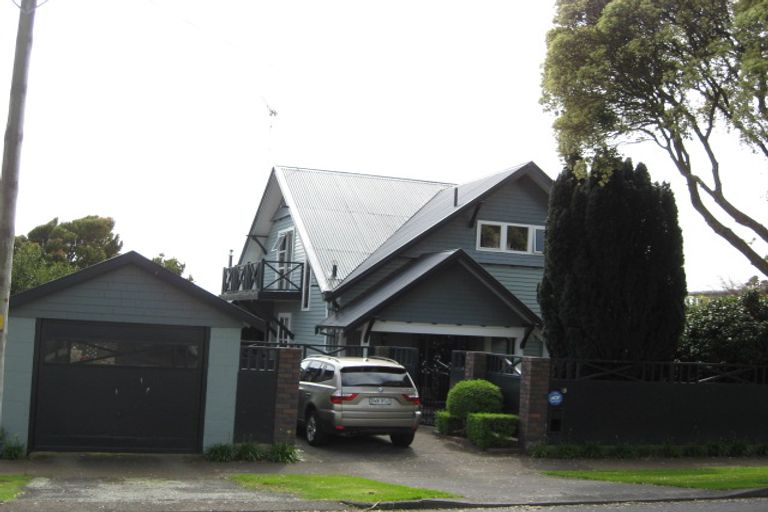 Photo of property in 109 Pendarves Street, New Plymouth, 4312