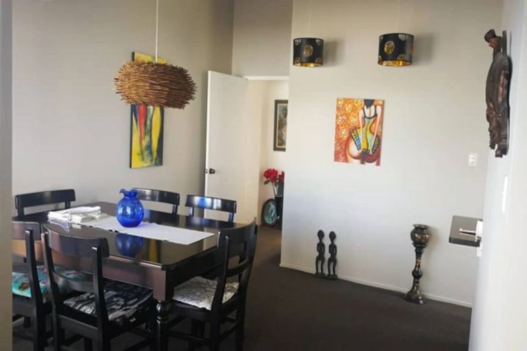 Photo of property in 131 West Harbour Drive, West Harbour, Auckland, 0618