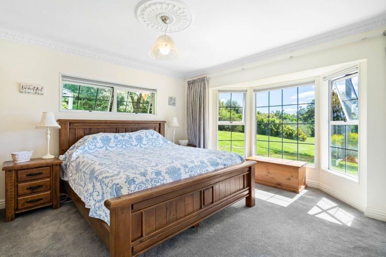 Photo of property in 105 Grassmere Road, Henderson Valley, Auckland, 0612