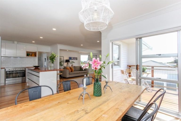 Photo of property in 185 Mangorei Road, Merrilands, New Plymouth, 4312