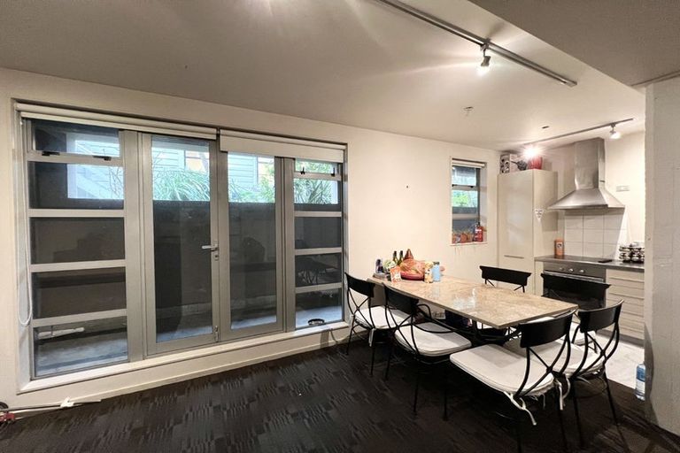 Photo of property in Vespa Apartments, 204/20 Hanson Street, Mount Cook, Wellington, 6021