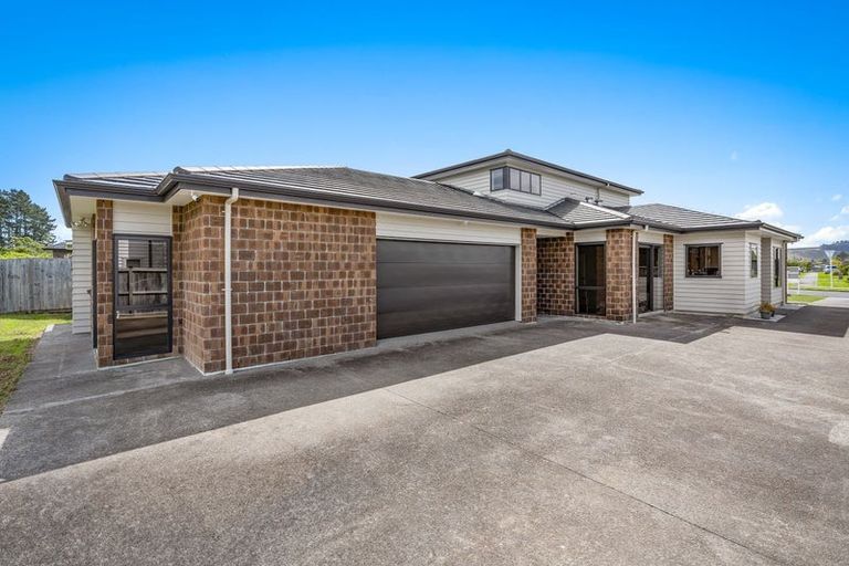Photo of property in 60 Pohutukawa Parade, Riverhead, 0820