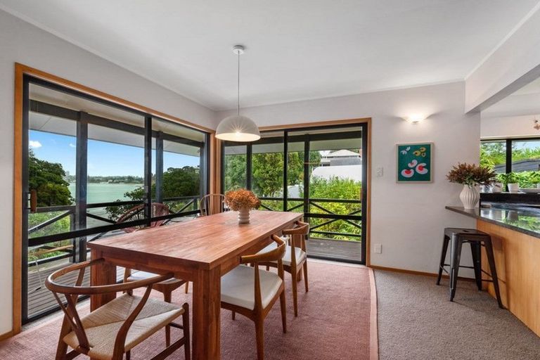 Photo of property in 1/18 The Esplanade, Castor Bay, Auckland, 0620