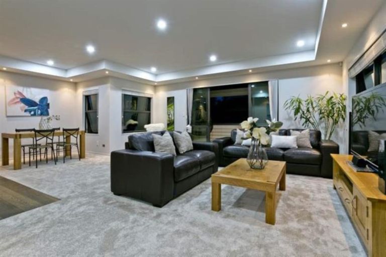 Photo of property in 158b East Coast Road, Forrest Hill, Auckland, 0620