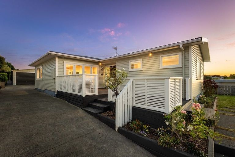 Photo of property in 38 Gray Avenue, Paraparaumu Beach, Paraparaumu, 5032