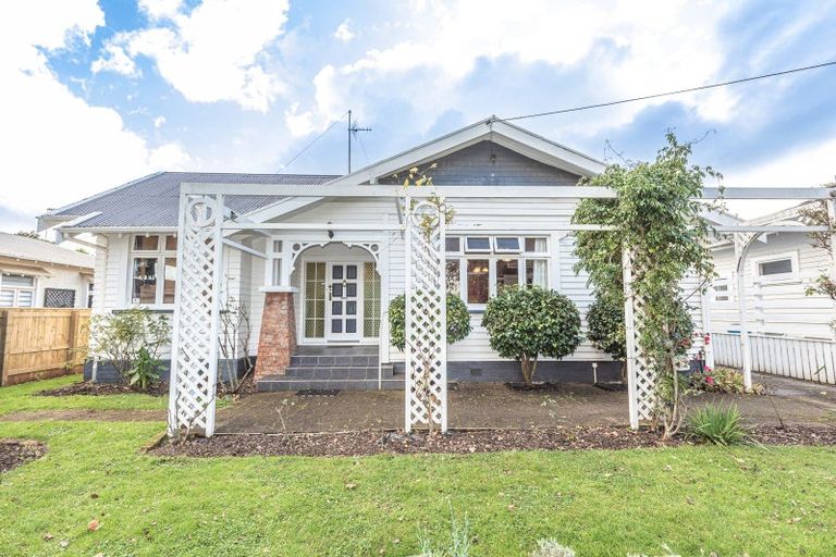 Photo of property in 4 Godwin Crescent, College Estate, Whanganui, 4500