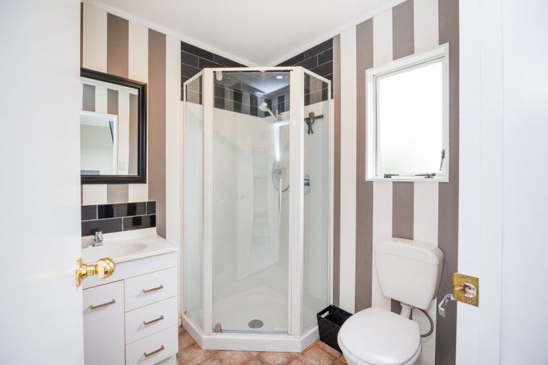 Photo of property in 47 Dalfield Place, Highbury, Palmerston North, 4412