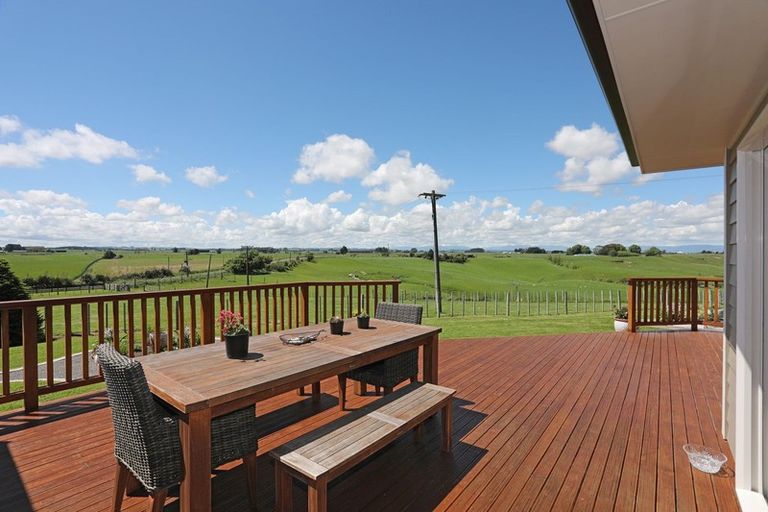 Photo of property in 225 Makara Road, Halcombe, Feilding, 4779